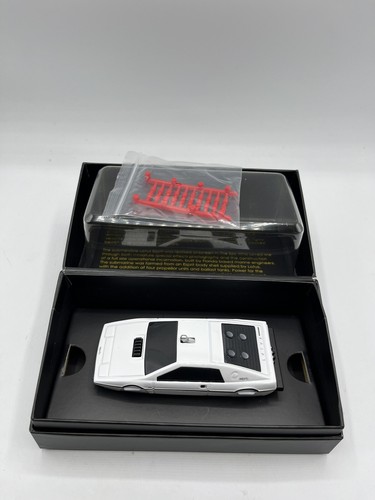 Corgi CC04514 James Bond Lotus Esprit Submarine The Spy Who Loved Me 1:36 Model - Picture 2 of 2