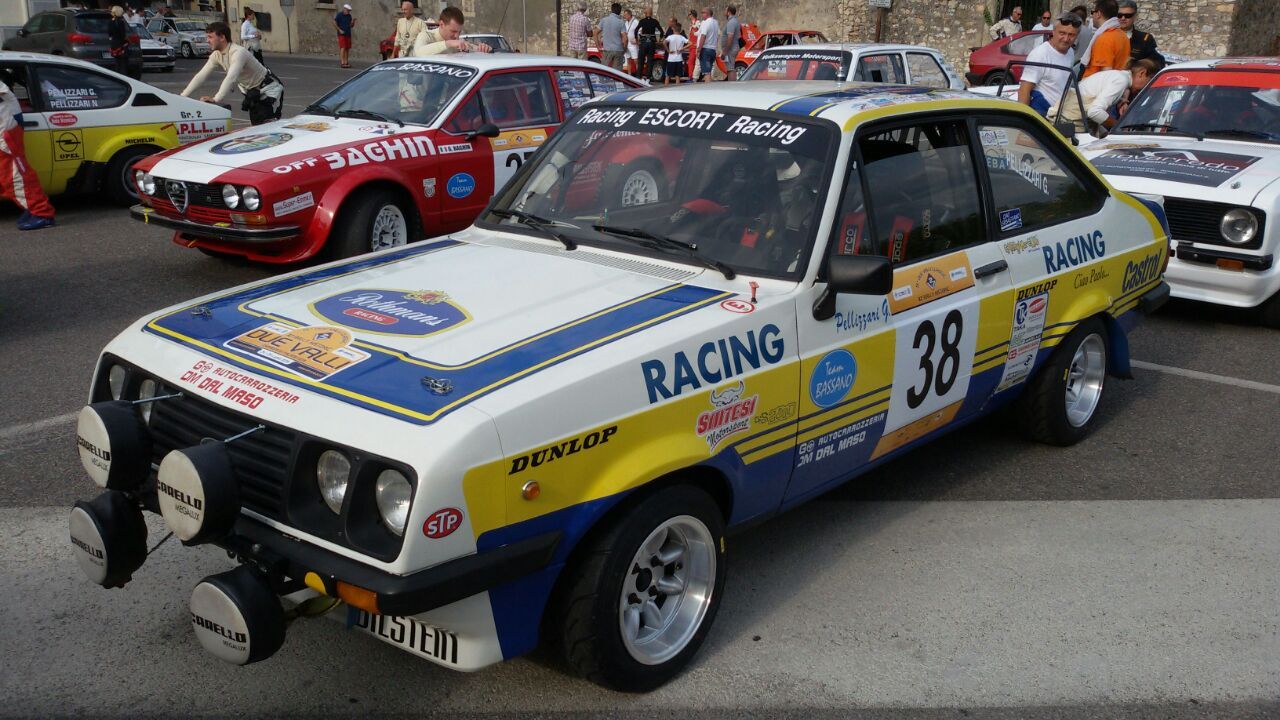 Foto 10 di 24