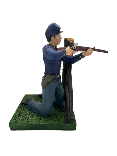 5 1/2" Civil War Union Soldier Kneeling with Musket Resin Figure New - Picture 2 of 3