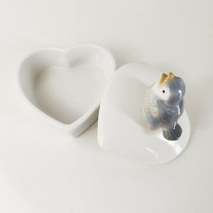 Vintage-Otagiri-Heart-Shaped-Trinket-Jewelry-Box-Blue-Bird-Decorative