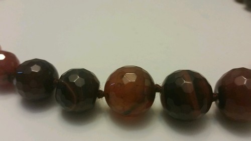 Gorgeous cognac brown agate beaded short designer necklace - Picture 3 of 3