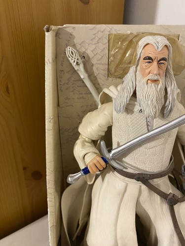 TOY BIZ 2004 Lord Of The Rings The Rings - Gandalf The White 12 Inch Figure NEW - Picture 5 of 19