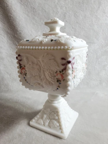 VTG Westmoreland Floral Pedestal Milk Glass Wedding Box/candy Dish