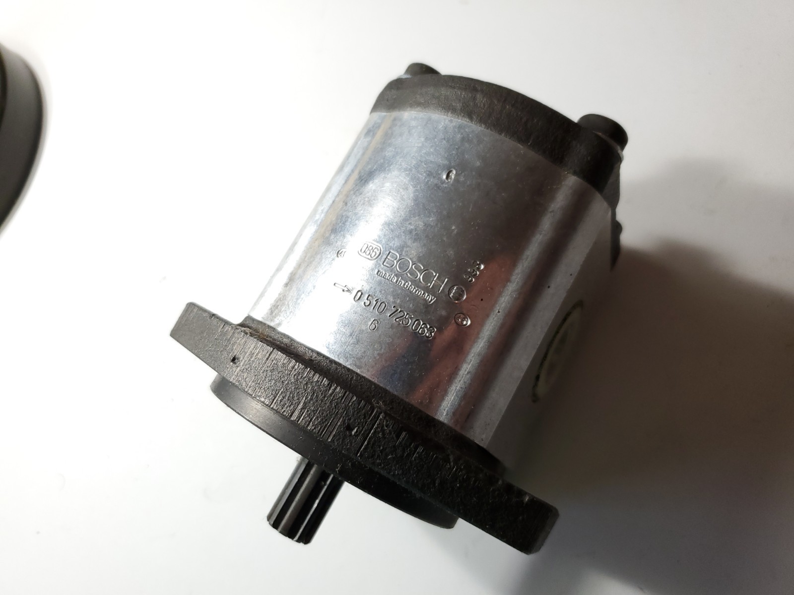 Bosch 0510725063 Gear Pump