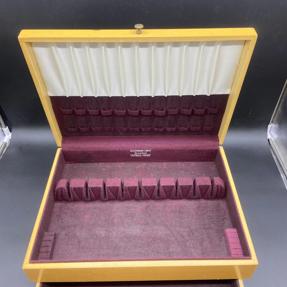 Estuche de cubiertos/platos a prueba de deslustre de colección con rico fieltro de terciopelo borgoña Foto 2 de 4