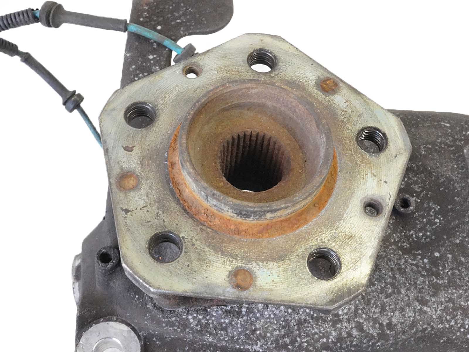 2003 - 2010 Maserati Quattroporte M139 Spindle Knuckle Hub Front Right Side OEM