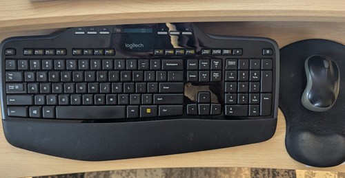 Logitech MK710 Wireless Keyboard + M185 Mouse - Picture 1 of 3