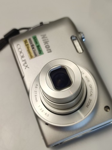 Nikon Coolpix S3200 Digital Camera 16MP Silver 6x Wide Zoom FULLY SET BOX Y2K - Picture 9 of 19