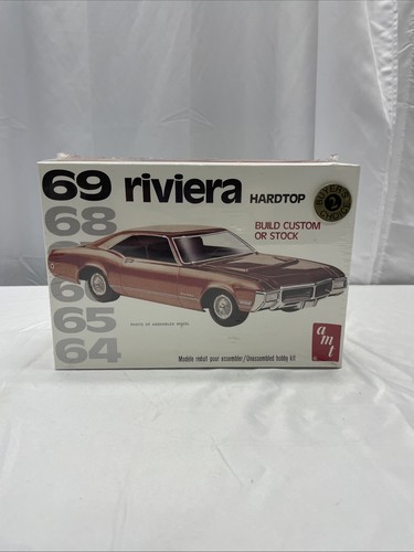 AMT 6079 1/25 Scale 1969 Buick Riviera Hardtop Plastic Model Kit Sealed