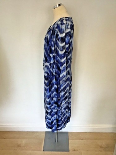 BETTY BARCLAY BLUE PRINT STRETCH JERSEY 3/4 SLEEVE DRESS SIZE 22 - Picture 2 of 4