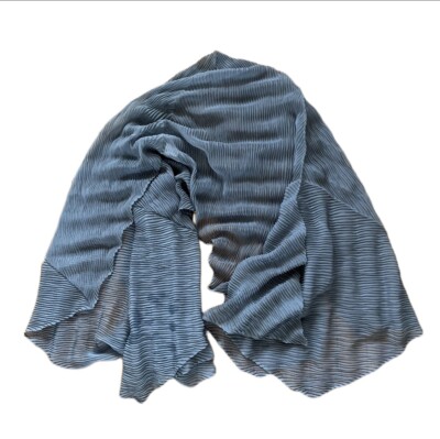 PLEATS PLEASE BASIC SCARF グレー12 BASIC SCARF Stole Grey – The official ISSEY MIYAKE ONLINE