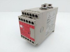 Omron STI F3SP-B1P Safety Light Curtain Control Unit