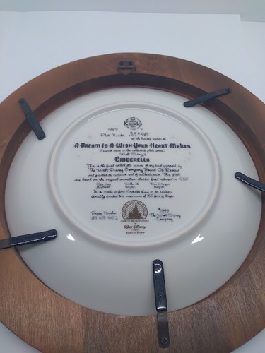 Walt Disney 1989 Knowles Cinderella “A Dream is a Wish Your Heart Makes” Plate - Picture 4 of 4