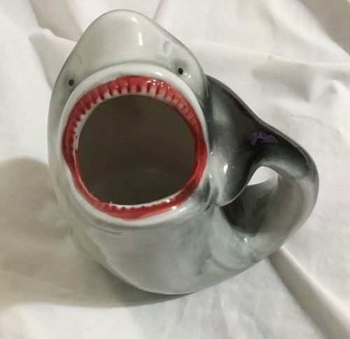 Tiki Bite Keramik Hai Becher 14 flüssige Unzen Barconic Produkte 6,5" hoch