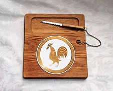 VINTAGE WOODEN CHEESE BOARD, Round Rooster Ceramic Plate w/ Knife 
