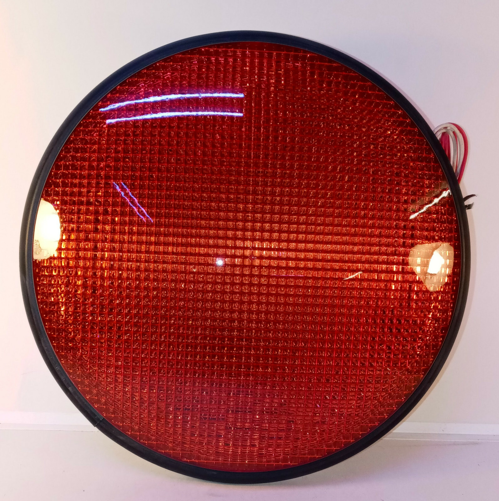 Intertek Dialight 433-1210-003XL Red Traffic Signal Light 12