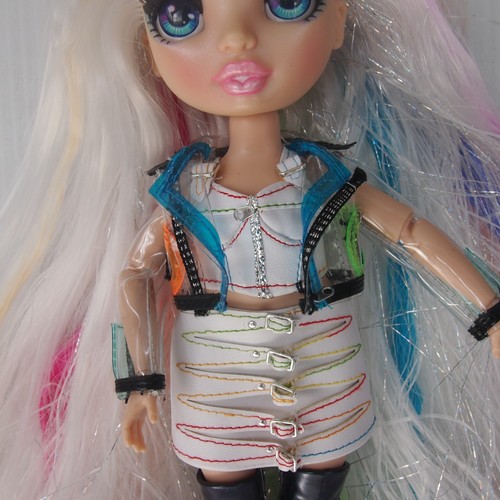 Rainbow high hair studio series 1 Amaya Raine fashion doll & accessories - Picture 4 of 12