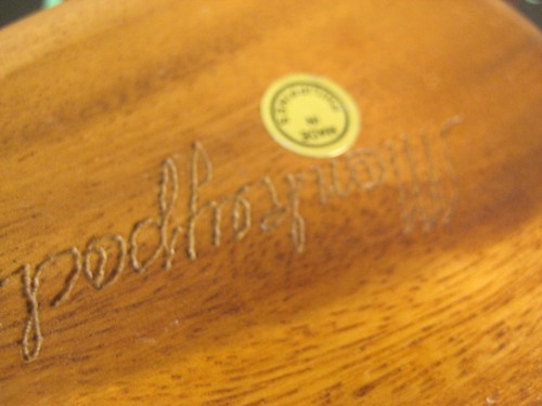 Cuenco de madera tallada con nuez de piña - Imagen 4 de 4