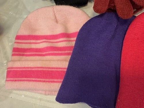 Hats & Gloves Lot of 4 Hats &-3 Kids Gloves + 1 Adult Glove-Caps Free Shipping - Picture 4 of 4