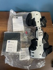 NEW Comfortland OA-200 Right Knee Brace Universal Size W/ Compression Sleeve