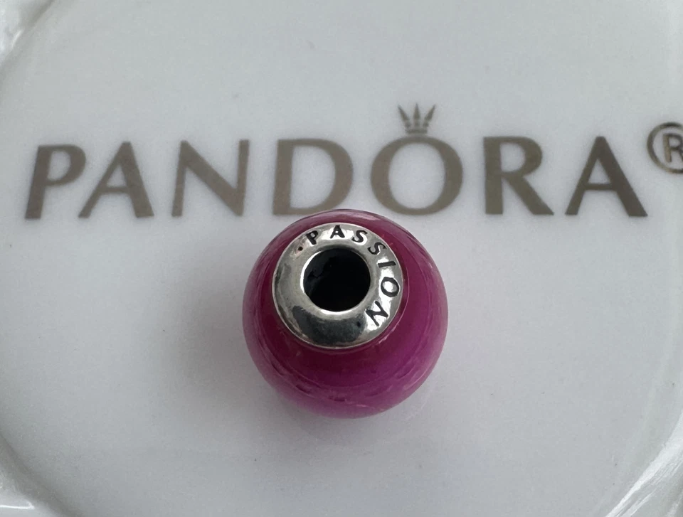 Auténtico Pandora ESENCIA Pasión Dije #7967007SRU Foto 2 de 4