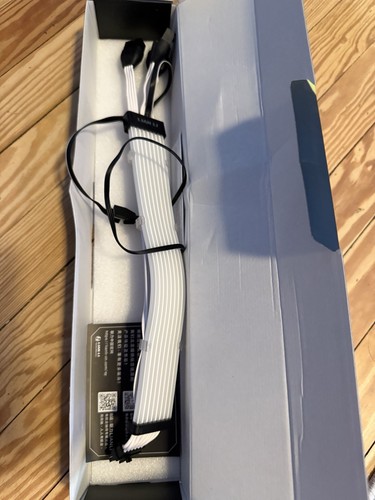 LIANLI STRIMER PLUSV2 12VHPWR-8 - Zdjęcie 2 z 3