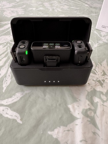 DJI Mic Wireless Lavalier Microphone System 2TX+1RX with Charging Case - Bild 3 von 4