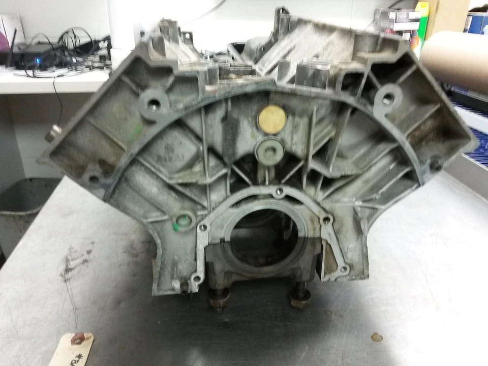 Bloque de cilindros de motor para 88-92 Eagle Premier 3.0 7946000191 Foto 3 de 4