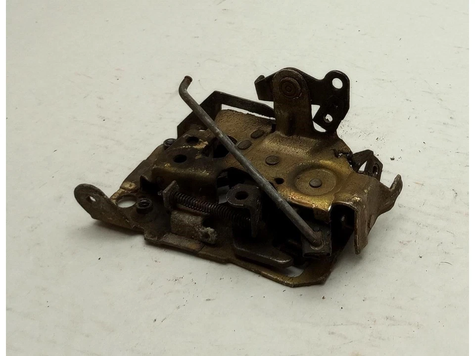 Actuador de cierre de cerradura de puerta delantera izquierda Pontiac Firebird Driver compatible con 1982-1992 82 83 Foto 3 de 4