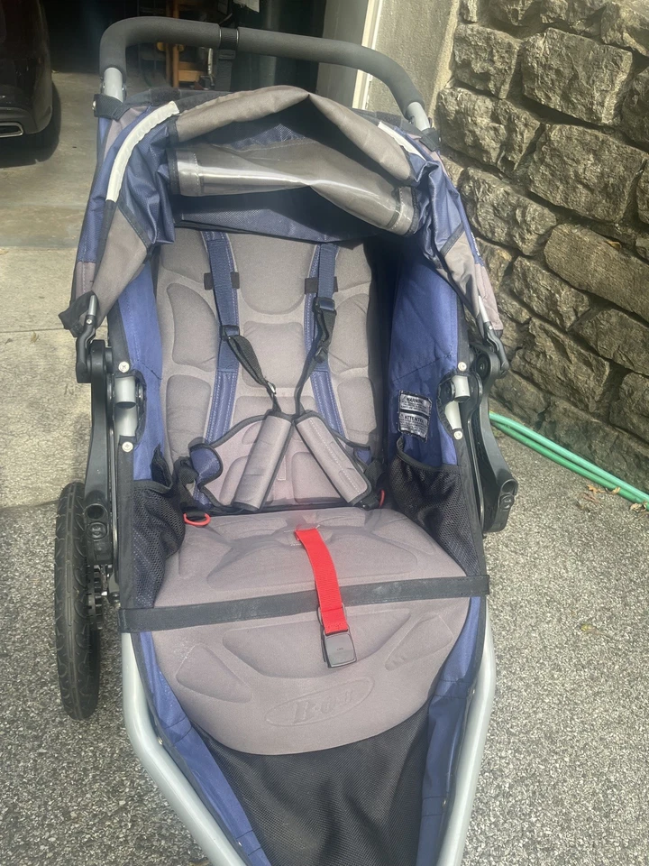 Cochecito para correr BOB Revolution SE gris/azul todo terreno 3 ruedas con toldo Foto 4 de 4