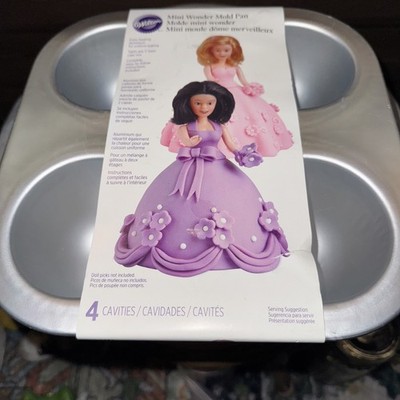 NEW Vintage WILTON (4) Cavities Mini Wonder Doll Mold Cake Pan 2105-3020 