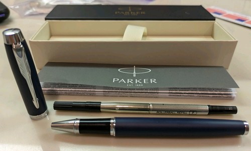 Neu Parker IM Marine Silberrand Tintenroller 1 schwarze Tinte mit Geschenkbox