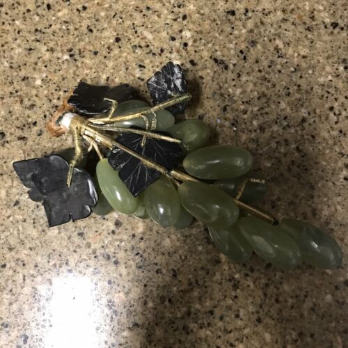 Vintage Alabaster Marble Stone Green Grape Cluster with Jade Leaves - Picture 4 of 8