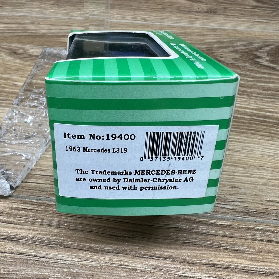 Model Power Minis Mercedes Benz L319 Van Blue HO Scale 1:87 NIB Diecast 19400 - Image 3 of 4