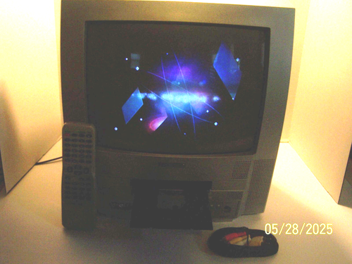 Sylvania SRTD413 13" CRTV DVD/TV Combo Retro Gaming Tested Working!! With REMOTE - Picture 5 of 23