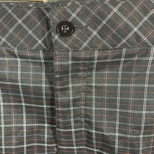 Fila Sport Flat Front Black Check Plaid Mens Casual Golf Shorts Size 32 - Picture 2 of 7