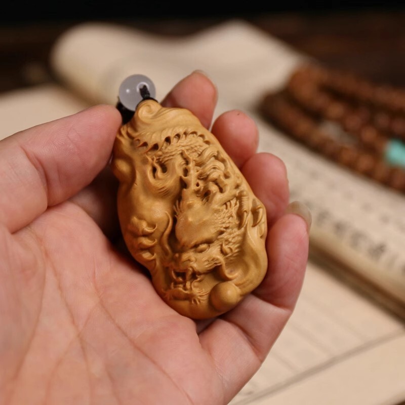 TJ207 - 6 X 3.8 x 2.5 CM Boxwood Carving Figurine Netsuke TJ207 - 6 X 3.8 x 2.5 CM Boxwood Carving Figurine Netsuke