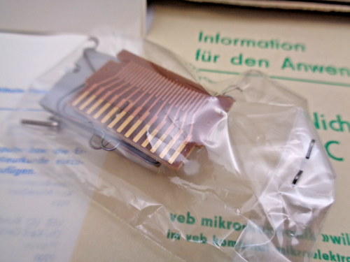 ROBOTRON KC85 -- DIGITAL IN/OUT INTERFACE M 001 (VEB MIKROELEKTRONIK MÜHLHAUSEN) - Afbeelding 4 van 9