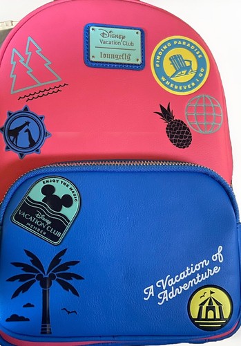 Mini mochila Loungefly exclusiva de Disney Vacation Club parques Disney DVC rosa nueva con etiquetas - Imagen 4 de 8