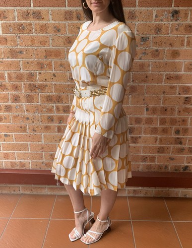 Valentino - Silk 2 Piece Top & Skirt Size. IT 44 (US 6 AU Size 10) mustard white - Picture 2 of 12