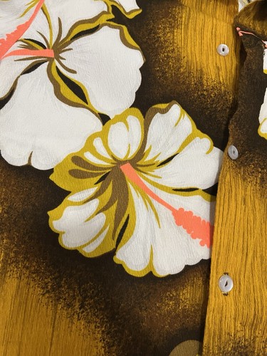 Camicia vintage Hukilau Fashions hawaiana con bottoni media floreale fiore di ibisco - Foto 4 di 9