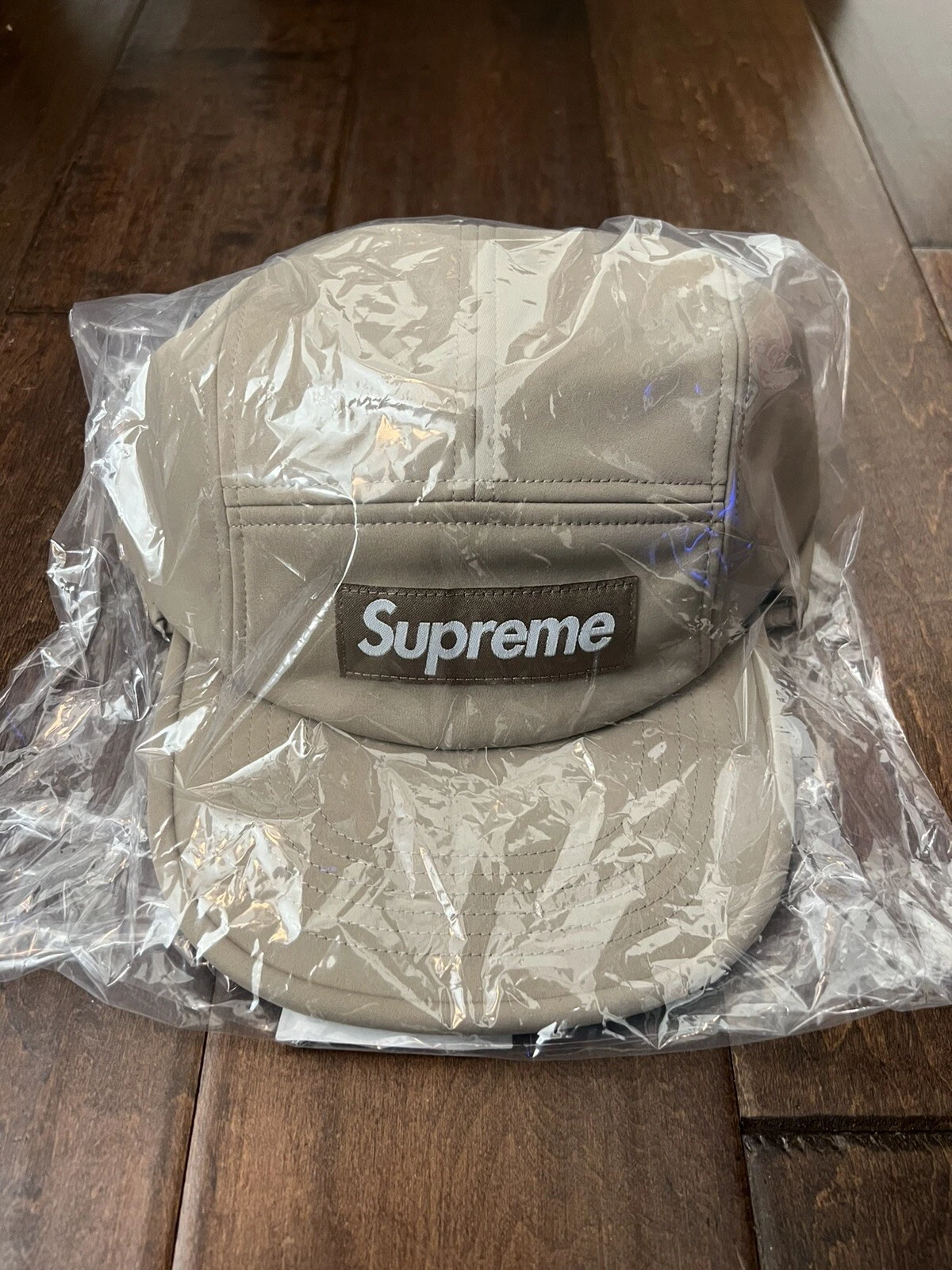 Casquette de camp Supreme FW24 Goretex coupe vent cache oreilles taupe taille unique neuve EN MAIN