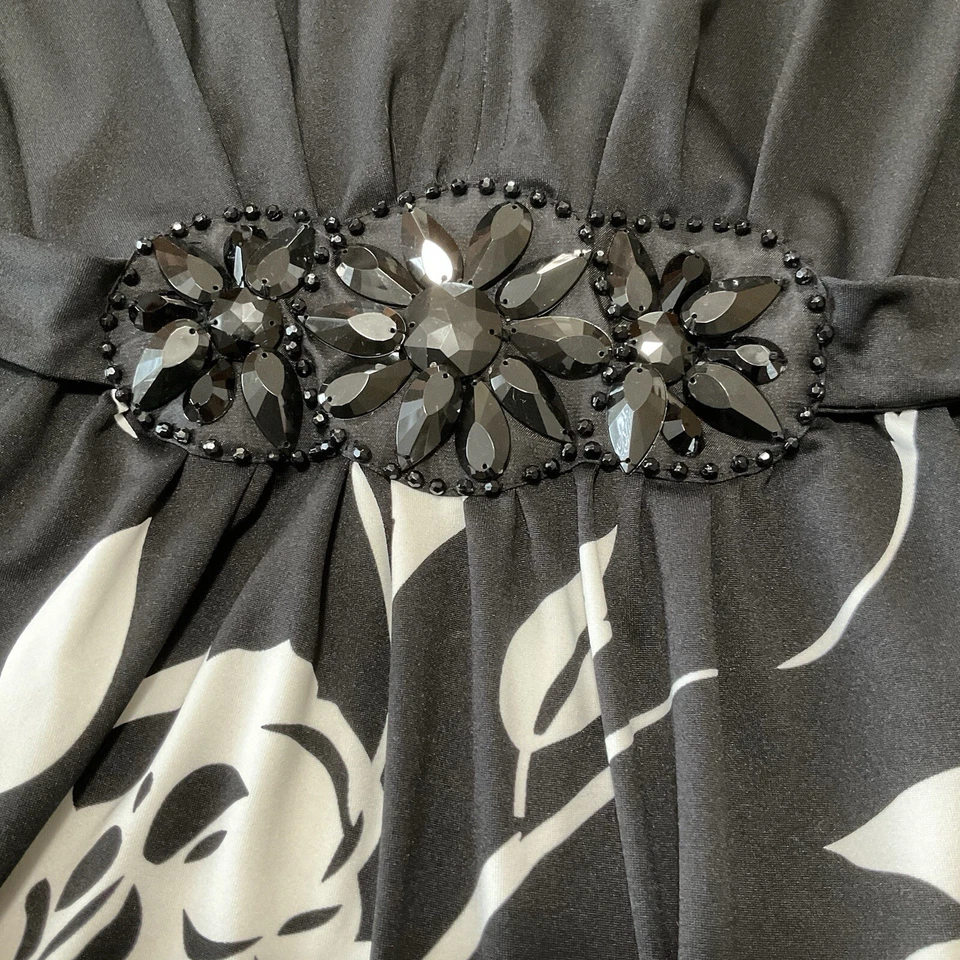 Camisa sin mangas ECI Empire Waist para mujer M con cuentas blanca/negra floral sin mangas Foto 4 de 4