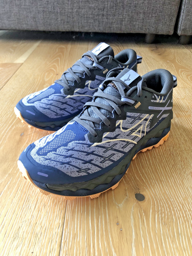 Women sz US 8 - Mizuno Wave Mujin 10 - Deep Purple / Apricot - NEW