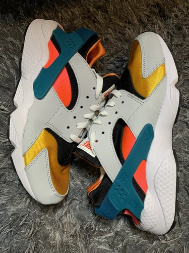 Nike Air Huarache "Run NYC" Platinum Blue Black Crimson DZ4859 001 Uomo 10