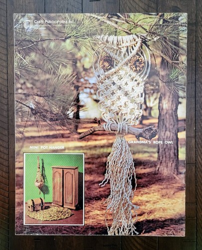 Vtg Craft Publications #7114 "Macrame for Enthusiasts" 12 Projects Easy to Adv. - Picture 17 of 18