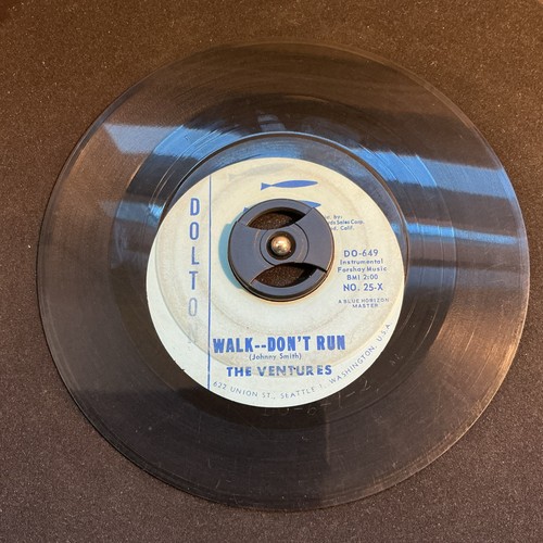 The Ventures 45RPM “Walk -- Don't Run” 1960 60s Surf Rock 7” Vinyl *Label Jam Up