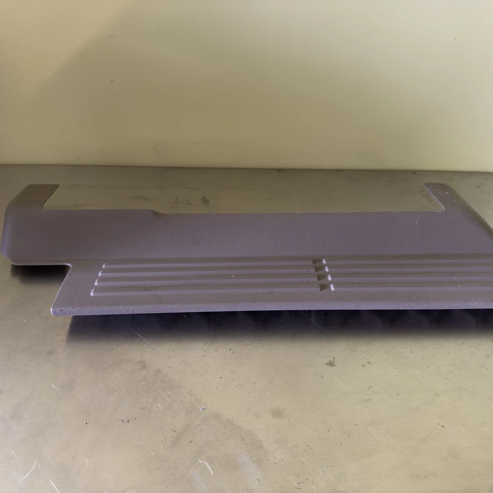 Chevy Tahoe GMC Yukon 1999-2006 placa de umbral de puerta borde de paso lado del pasajero bronceado Foto 3 de 4