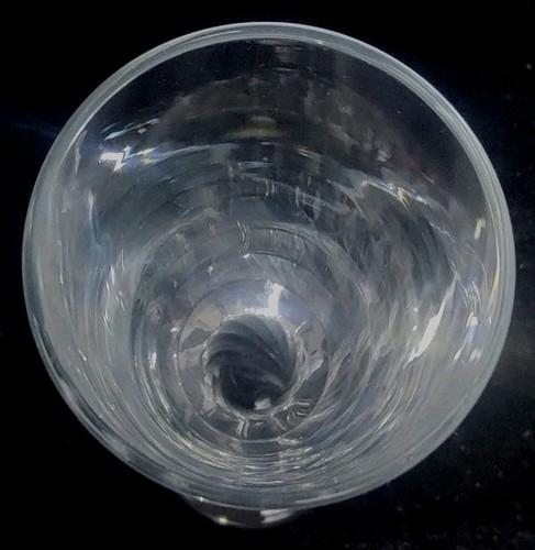 Two Stunning Twisted Stem Champagne Flutes 8.5" Height Maker Mark On Bottom 203S - Picture 4 of 7