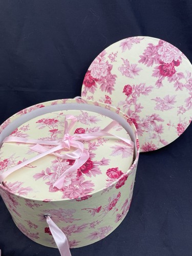 Set of 2 Pink Floral Nesting, Stacking, Round Hat Boxes 9" Wide 5" High OFFER! - Picture 7 of 9